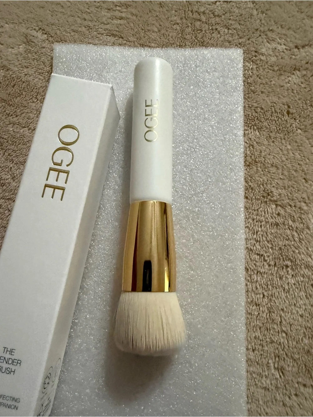 Ogee white gold